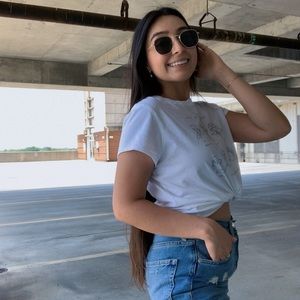 Meet your Posher, Daniela